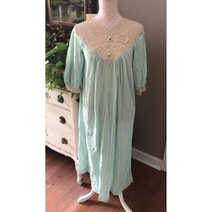 Vintage 60's  Aristocraft Nightgown Made USA Nylon Lace Green Womens Size Small